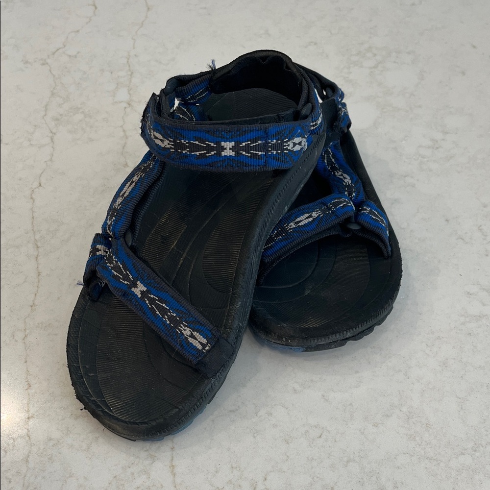 Teva Boys Size 2 Sandals